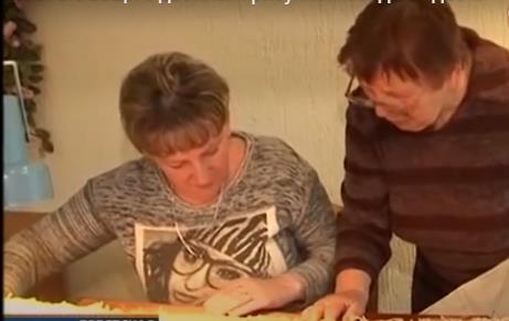 Грыцук Надзея у Камянюцкiм сельскiм Цэнтры рамёстваў.jpg